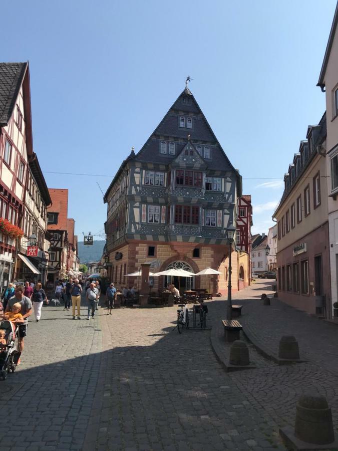 Apartamento Main Boarding House Miltenberg Exterior foto