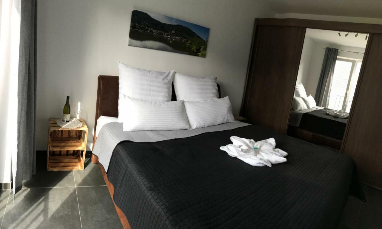 Apartamento Main Boarding House Miltenberg Exterior foto